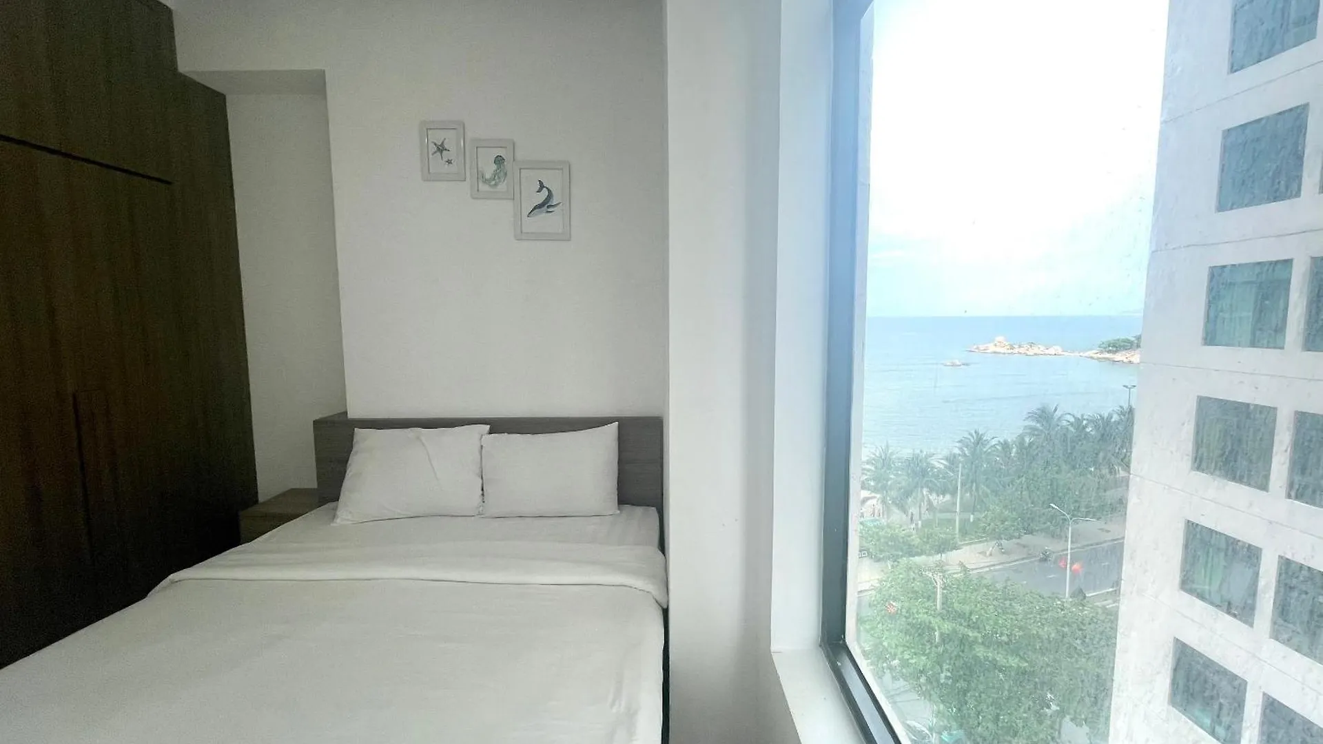 The Gold Beachfront Luxury Apartment Nha Trang 0*,